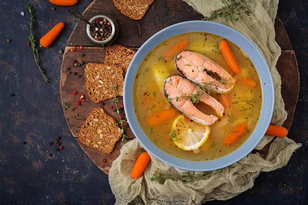 Zuppa di pesce salmone — Foto Stock