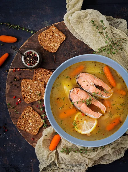 Zuppa di pesce salmone — Foto Stock