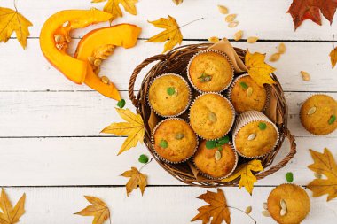 İştah açıcı ve kırmızı muffins 