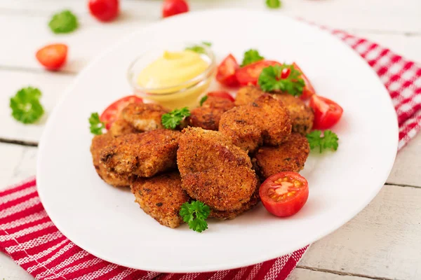 Chicken nuggets and sauce — Stock Photo, Image