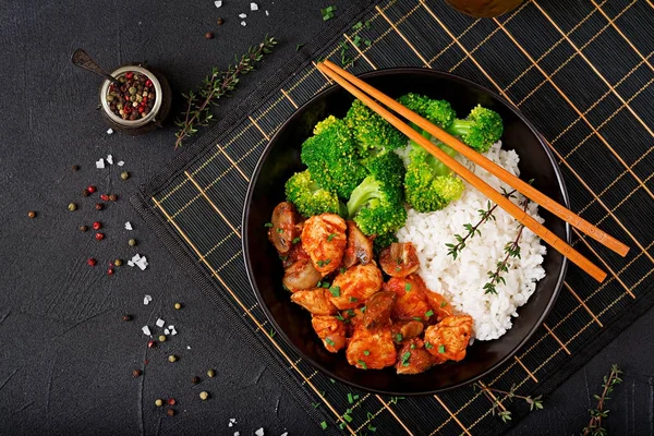 Pieces Chicken Fillet Mushrooms Stewed Tomato Sauce Boiled Broccoli Rice — Stock Photo, Image