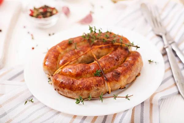 Salsiccia Fatta Casa Forno Piatto Bianco Concetto Del Giorno Del — Foto Stock