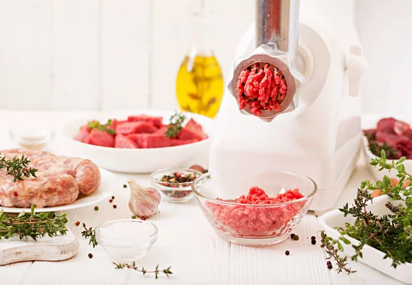 Plates Chopped Raw Meat Homemade Sausages Meat Grinder Table Concept — Stock Photo, Image