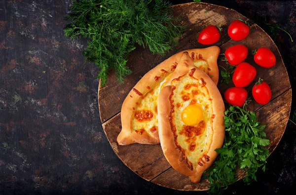 Хачапури Аджарии Открытые Пироги Моцареллой Яйцом Грузинская Кухня — стоковое фото