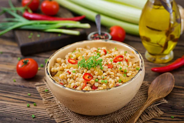 Vegetarischer Brei Aus Türkischem Couscous Mit Gemüse Diätmenü Vegane Küche — Stockfoto