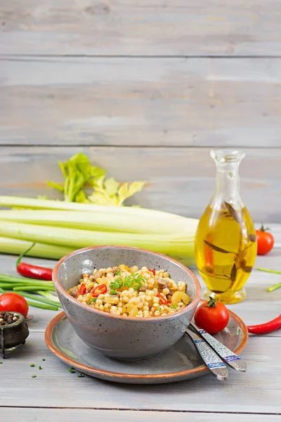 Gröt Från Turkiska Couscous Med Nötkött Och Grönsaker Kost Menyn — Stockfoto