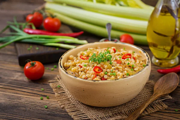 Porridge Vegetariano Couscous Turco Con Verdure Menù Dietetico Cucina Vegana — Foto Stock