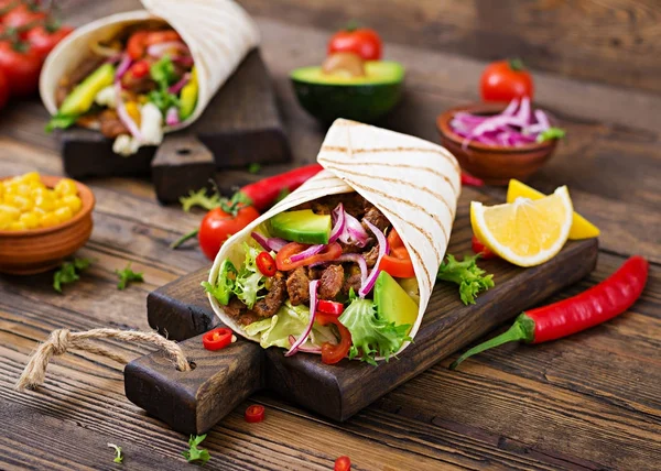 Mexican Tacos Beef Tomato Sauce Avocado Salsa — Stock Photo, Image