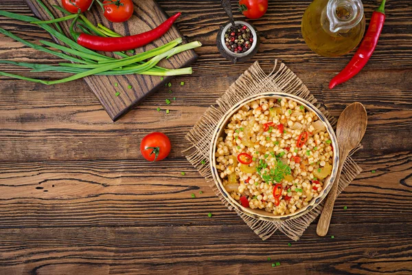 Vegetarischer Brei Aus Türkischem Couscous Mit Gemüse Diätmenü Vegane Küche — Stockfoto