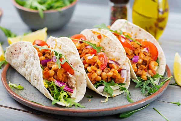 Mexican Tacos Beef Beans Tomato Sauce Salsa — Stock Photo, Image