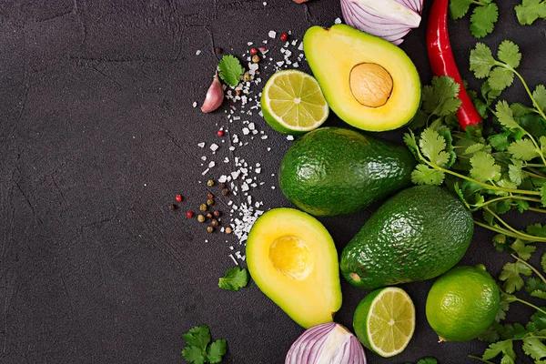 Ingredienti Salsa Guacamole Avocado Cipolla Peperoncino Aglio Coriandolo Lime Sfondo — Foto Stock