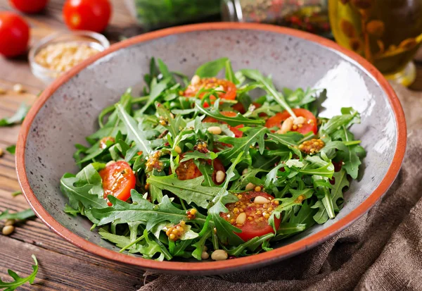 Menu Diététique Cuisine Végétalienne Salade Saine Roquette Tomates Pignons — Photo