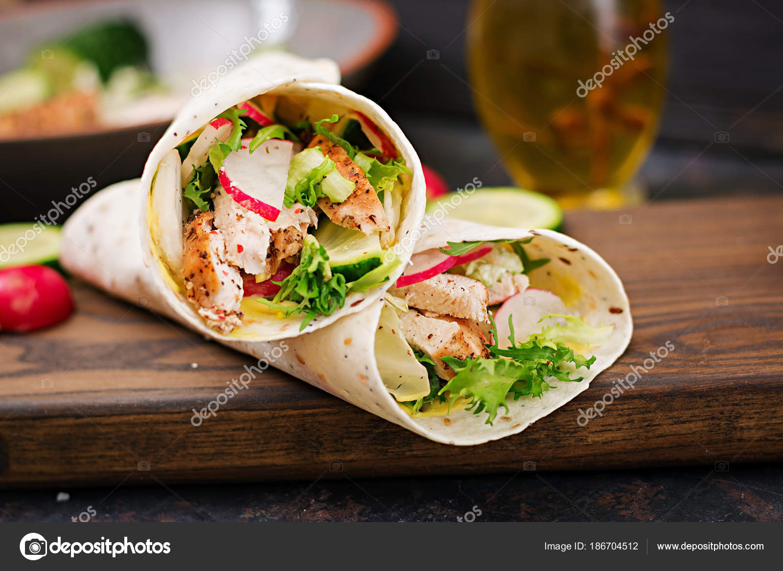 Tavuk salatalı mısırlı taco tarifi Tavuk salatalı mısırlı taco tarifi