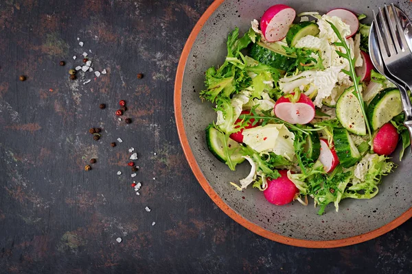 Salada Mistura Verduras Frescas Ervas Verdes Menu Dietético Nutrição Adequada — Fotografia de Stock