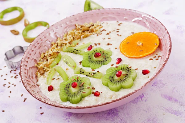 Porridge Farina Avena Saporito Sano Con Kiwi Melograno Noci Colazione — Foto Stock