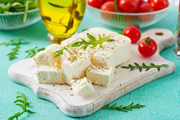 Queso Feta Tomates Cherry Rúcula Sobre Mesa Ingredientes Para Ensalada — Foto de Stock