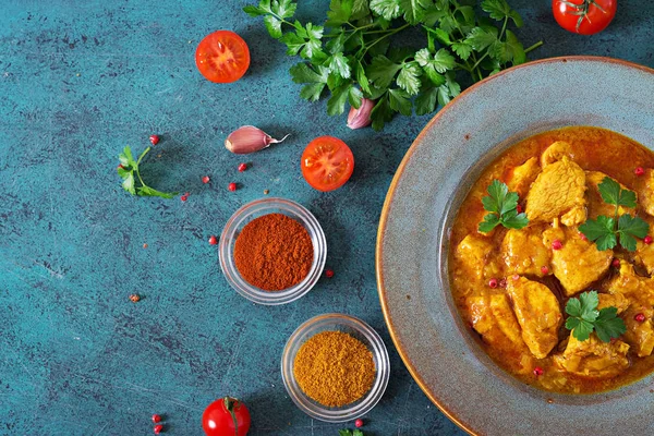 Curry Mit Hühnchen Und Zwiebeln Indisches Essen Asiatische Küche Ansicht — Stockfoto