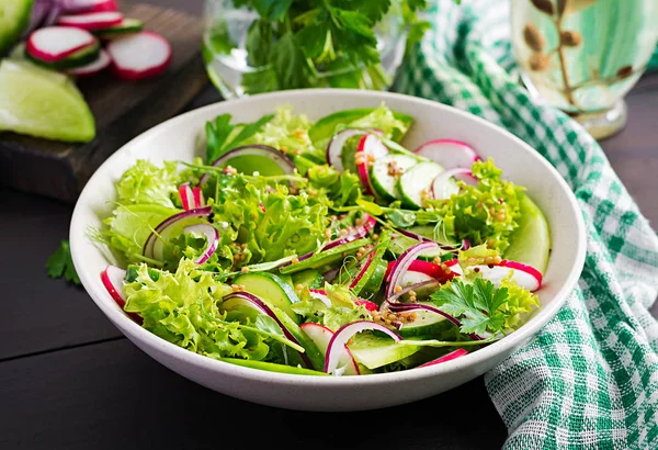 Gesunde Vegane Kost Vegetarischer Gemüsesalat Mit Rettich Gurken Salat Und — Stockfoto