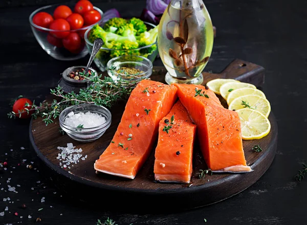 Raw Salmon Fillet Ingredients Cooking Dark Background Rustic Style — Stock Photo, Image