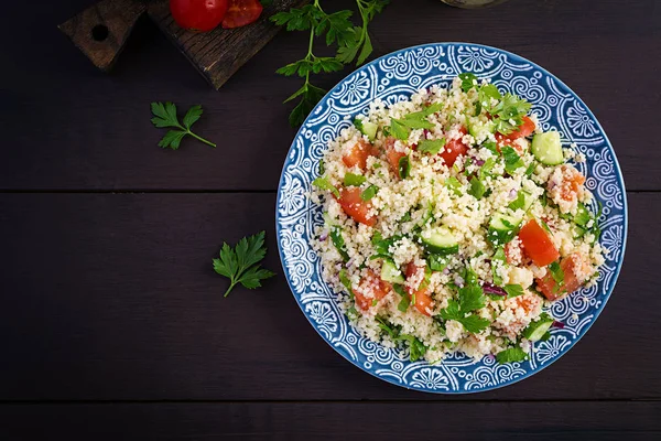 Традиционный Ливанский Салат Tabbouleh Кускус Петрушкой Помидорами Огурцом Лимоном Оливковым — стоковое фото