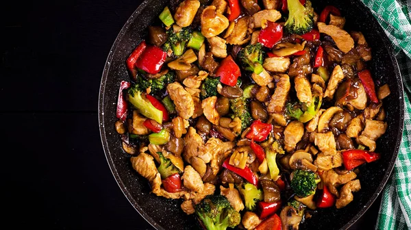 Stir Fry Chicken Mushrooms Broccoli Peppers Chinese Food Top View — Stock Photo, Image