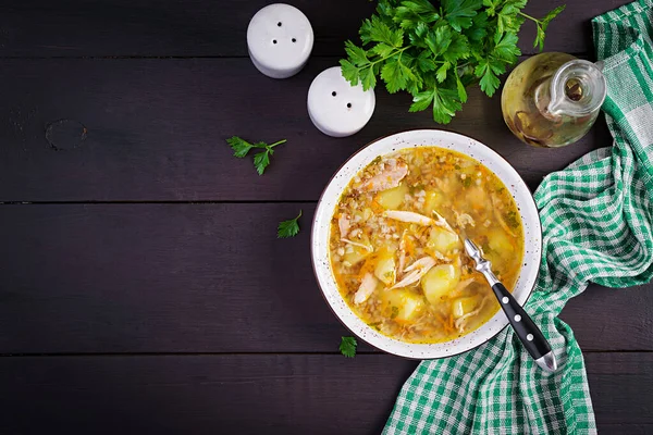 Kippensoep Met Aardappelen Boekweit Bovenaanzicht — Stockfoto