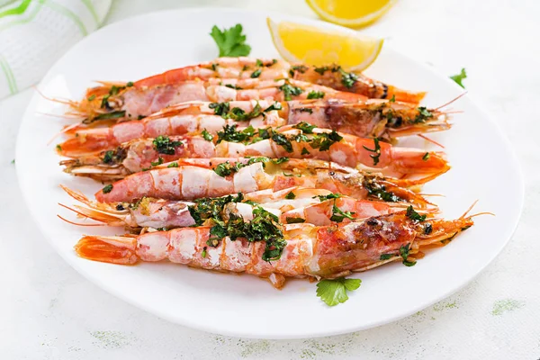 Camarones Rojos Argentinos Silvestres Parrilla Gambas Con Perejil Aceite Ajo —  Fotos de Stock