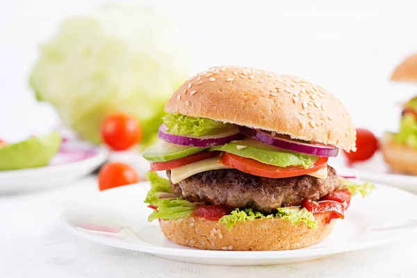 Big Sandwich Hamburger Burger Beef Avocado Tomato Red Onions Light — Stock Photo, Image