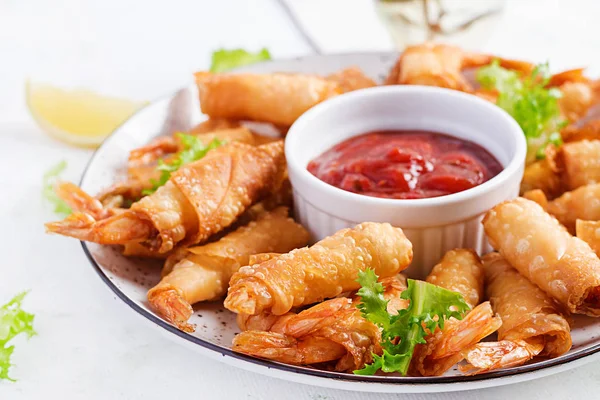 Shrimps Ginger Filo Pastry Sweet Sour Sauce Thai Cuisine Deep — Stock Photo, Image