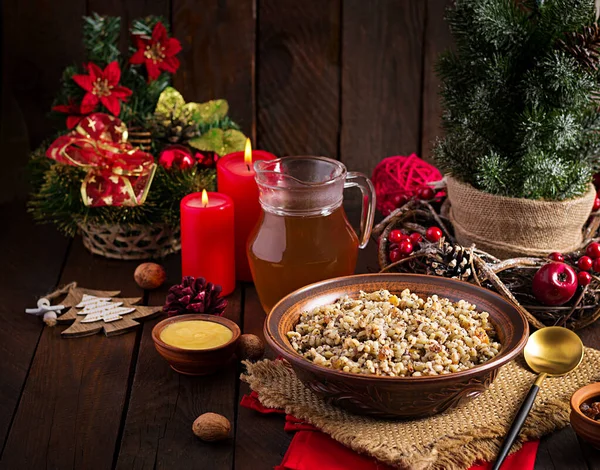 Kutya Kerstpap Gemaakt Van Tarwekorrels Maanzaad Noten Rozijnen Honing Kerstfeest — Stockfoto
