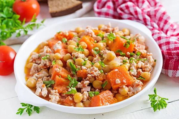 Chili Con Carne Van Kalkoen Met Kikkererwten Pompoen Witte Houten — Stockfoto