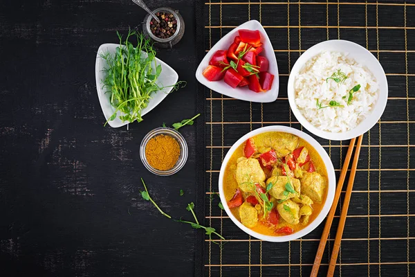 Indisches Hühnercurry Mit Basmatireis Schüssel Traditionelles Indisches Gericht Huhn Tikka — Stockfoto