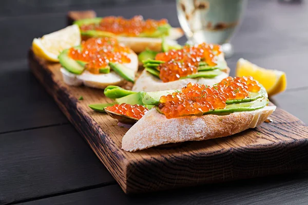 Sandwiches Salmon Red Caviar Sliced Avocado Sandwich Lunch Premium Food — Stock Photo, Image