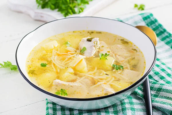 Sopa Dietética Sopa Pollo Con Fideos Verduras Tazón Blanco —  Fotos de Stock