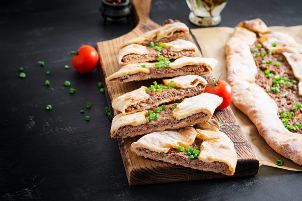 Turkse Pide Met Gehakt Vlees Kiymali Pide Traditionele Turkse Keuken — Stockfoto