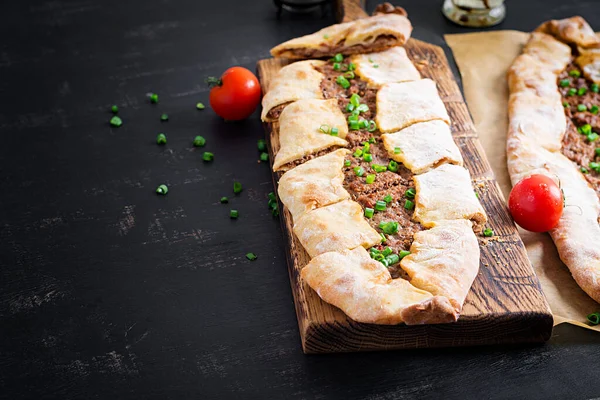 Türkische Pide Mit Hackfleisch Kiymali Pide Traditionelle Türkische Küche Türkische — Stockfoto