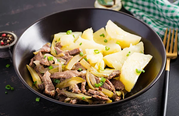 Stew Beef Pieces Beef Stewed Pickled Cucumber Russian Style Beef — Stock Photo, Image