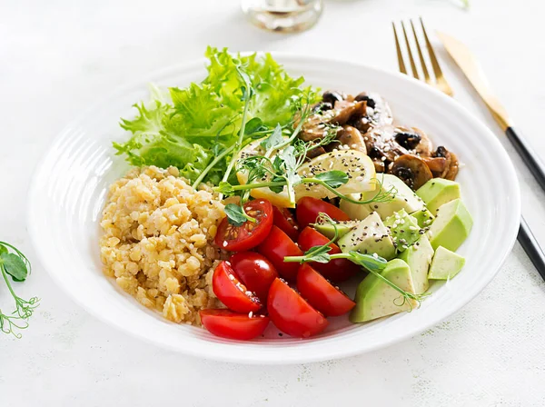 Trendy Salade Vegan Boeddha Kom Met Linzen Avocado Champignons Sla — Stockfoto