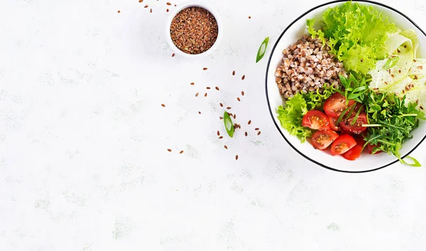 Comida Saudável Salada Trigo Mourisco Com Tomate Cereja Daikon Cebola — Fotografia de Stock