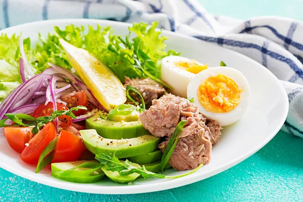 Healthy Food Tuna Fish Salad Eggs Lettuce Cherry Tomatoes Avocado — Stock Photo, Image