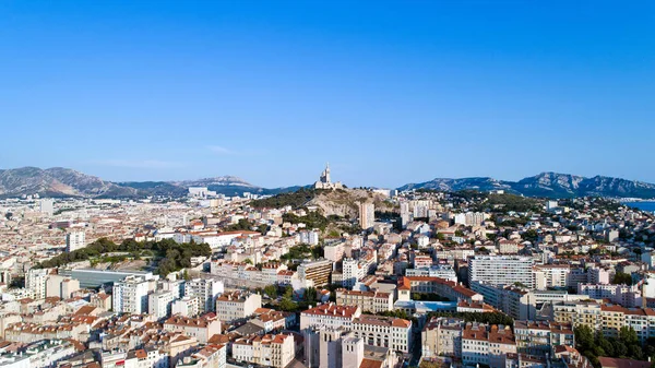 Αεροφωτογραφία πόλης της Μασσαλίας και Βασιλική Notre Dame de la Garde — Φωτογραφία Αρχείου
