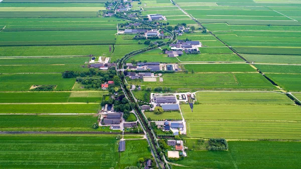 Vista aérea de la aldea Snelrewaard en los Países Bajos — Foto de Stock