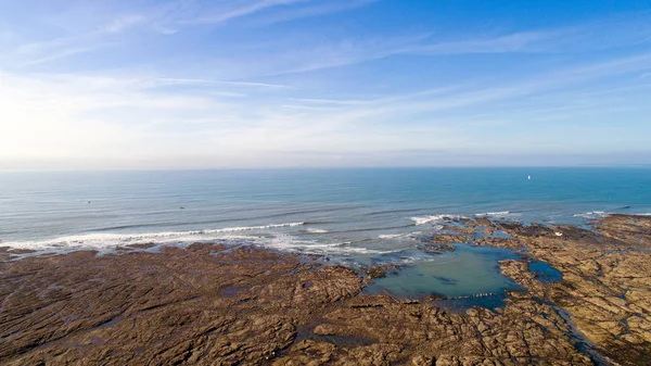 Letecký pohled na pohled na pobřeží Atlantiku v Prefailles — Stock fotografie