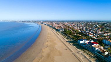 Charente Maritime CHATELAILLON plaj havadan fotoğraf