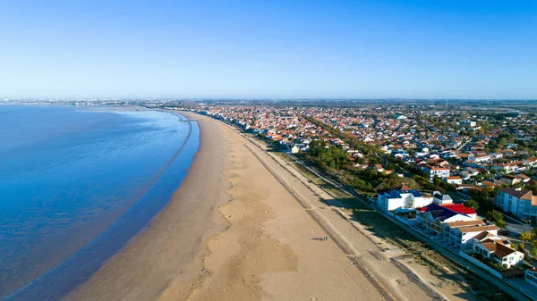 Fotografia aérea da praia de Chatelaillon em Charente Maritime — Fotografia de Stock