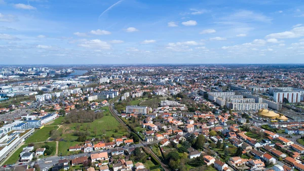 Luftaufnahme der Stadt Reze in der Loire Atlantique — Stockfoto