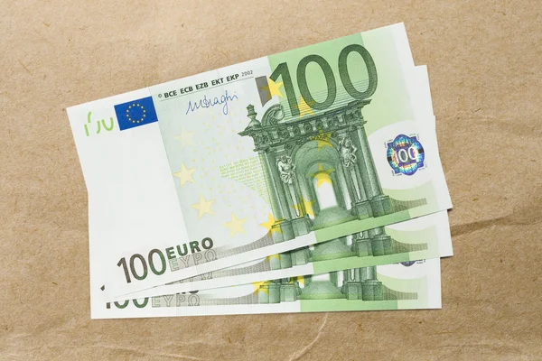 Cien billetes en euros — Foto de Stock