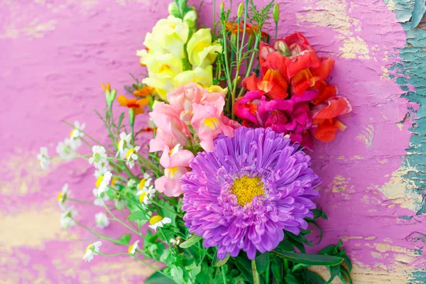 Boeket tuinbloemen — Stockfoto