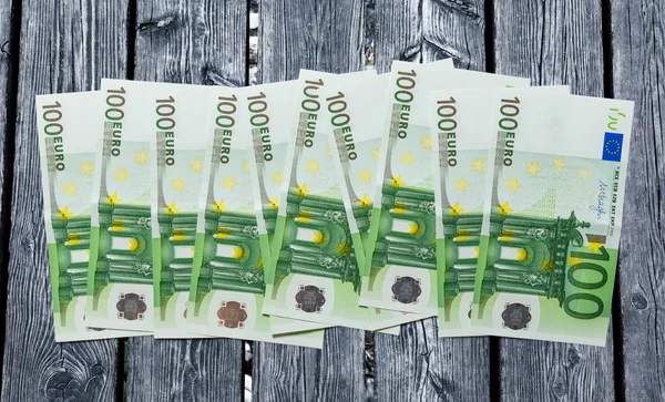 Cien billetes en euros —  Fotos de Stock
