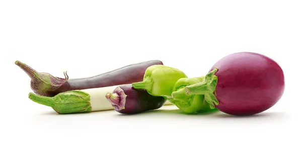 Paprika und frische Auberginen — Stockfoto